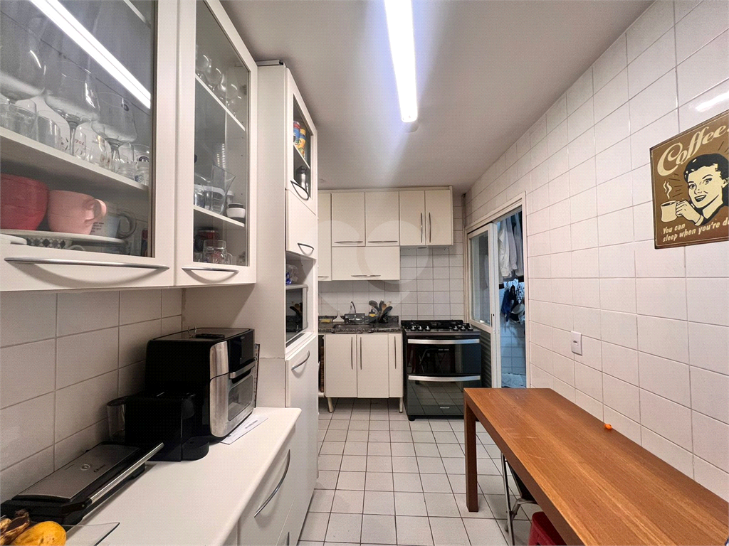 APARTAMENTO em MOEMA