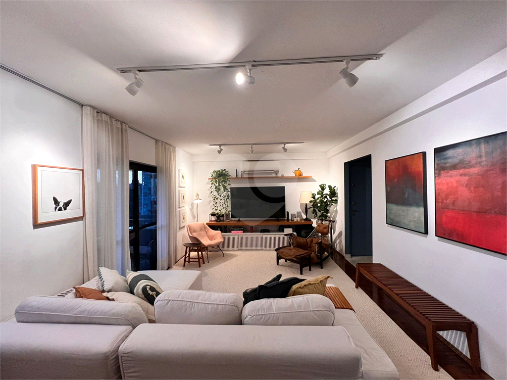 APARTAMENTO em MOEMA