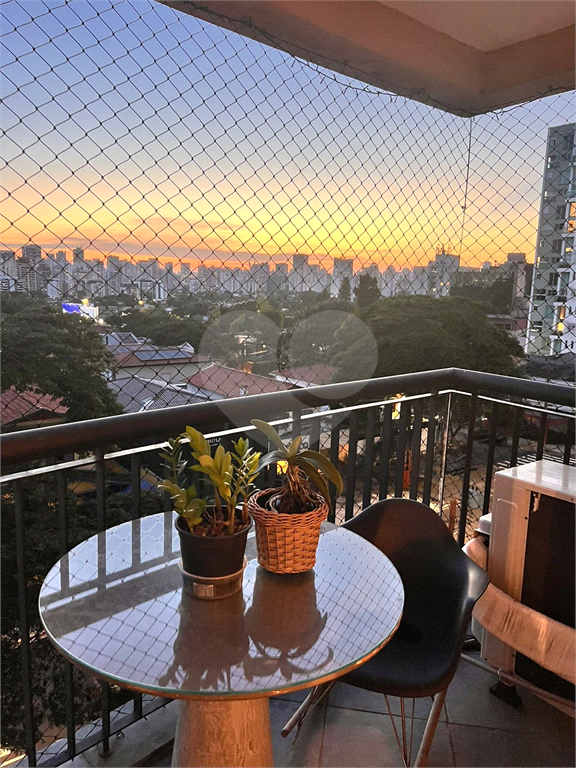 APARTAMENTO em MOEMA