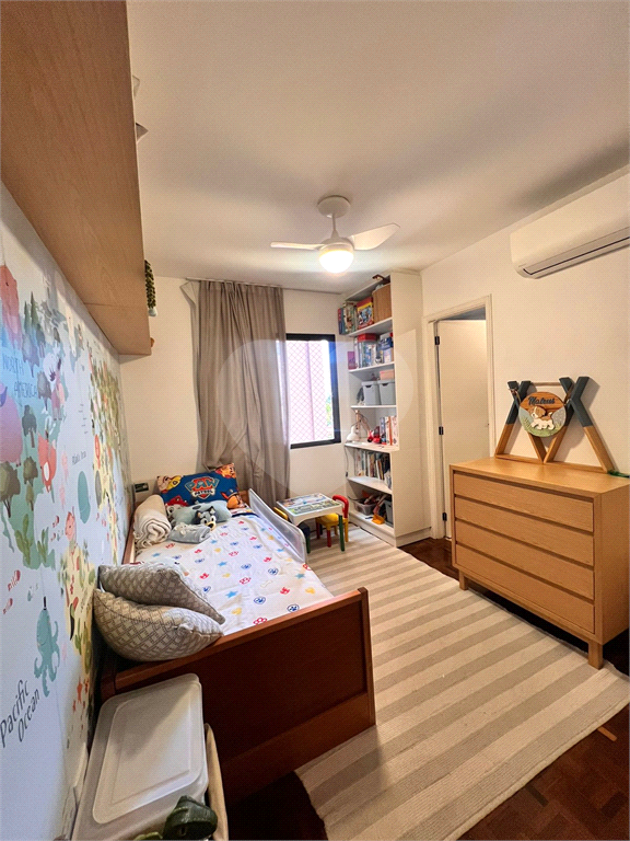 APARTAMENTO em MOEMA