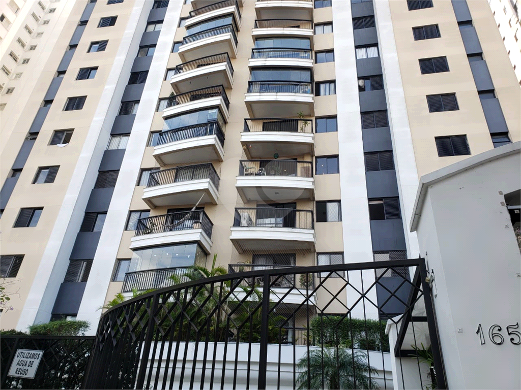 APARTAMENTO em MOEMA