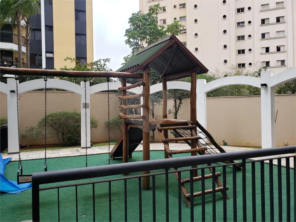 APARTAMENTO em MOEMA