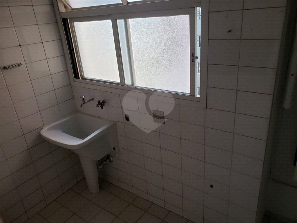 APARTAMENTO em MOEMA