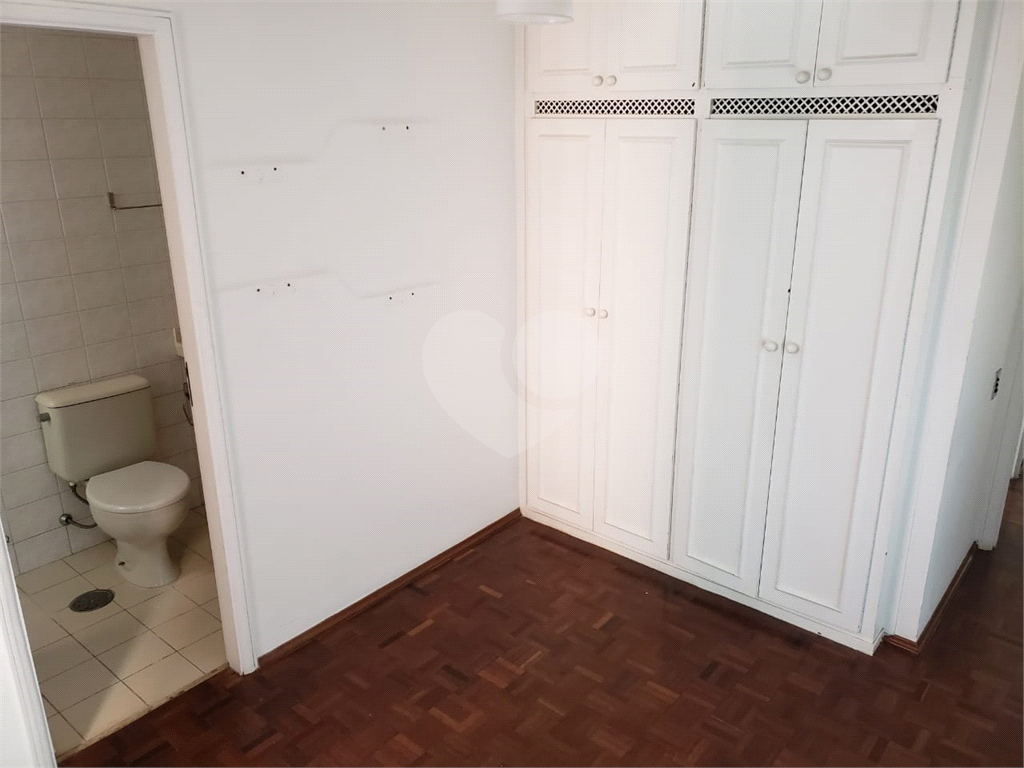 APARTAMENTO em MOEMA