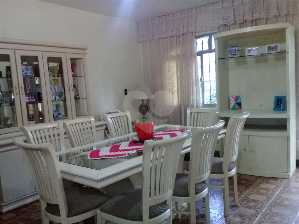 Casa à venda com 3 quartos, 220m² - Foto 1