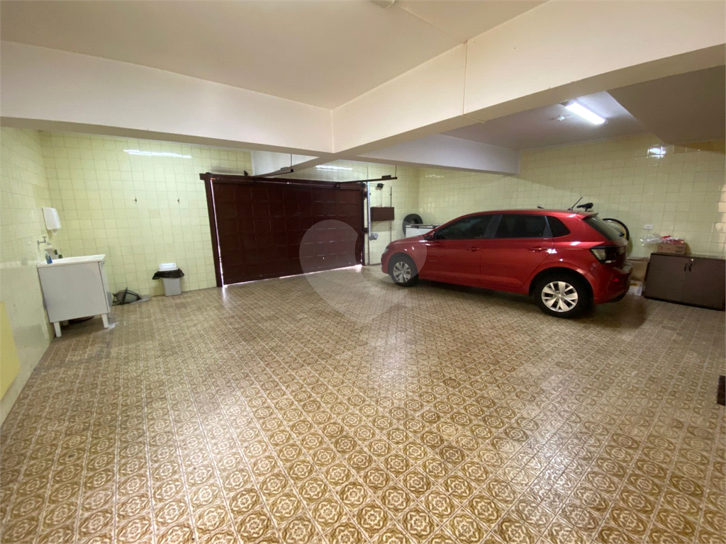 Casa ampla com piscina e churrasqueira