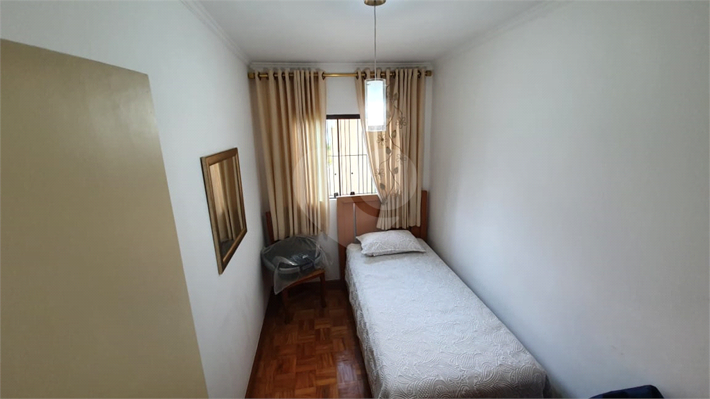 Casa ampla com piscina e churrasqueira
