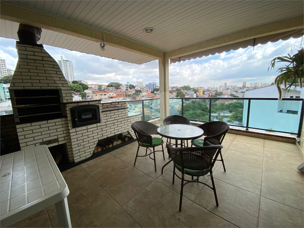 Casa ampla com piscina e churrasqueira