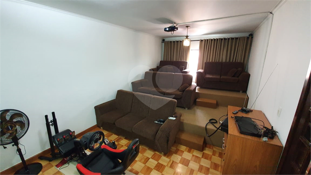 Casa ampla com piscina e churrasqueira