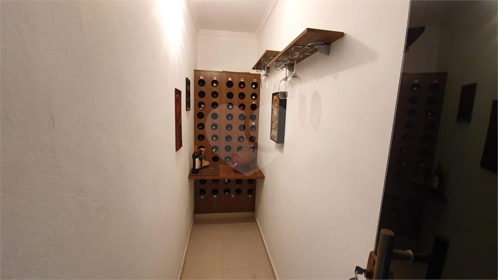 Casa ampla com piscina e churrasqueira