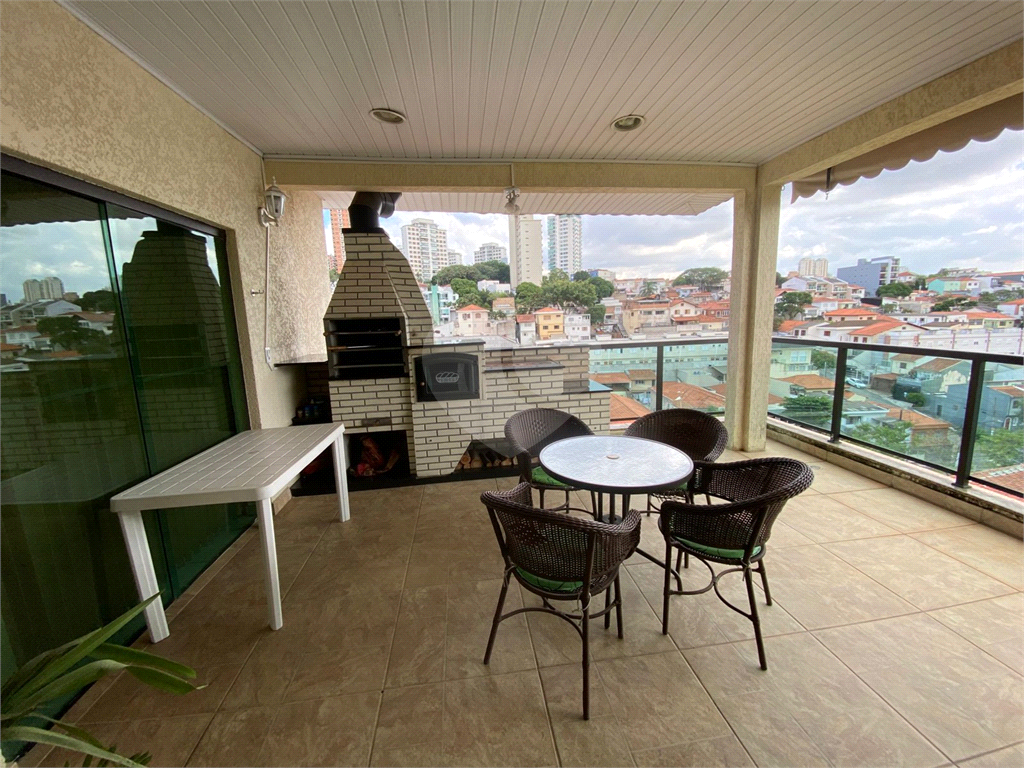 Casa ampla com piscina e churrasqueira