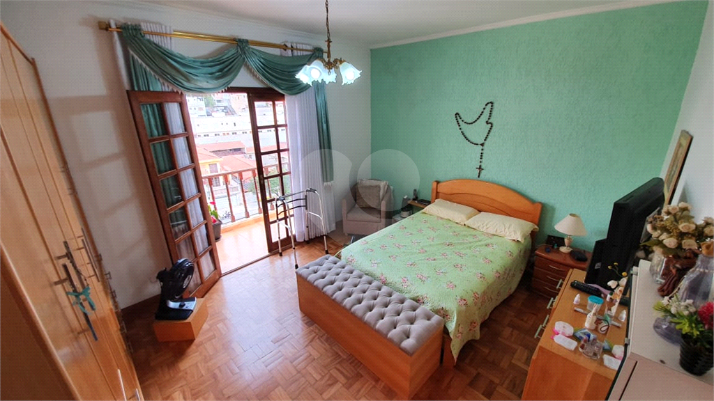 Casa ampla com piscina e churrasqueira