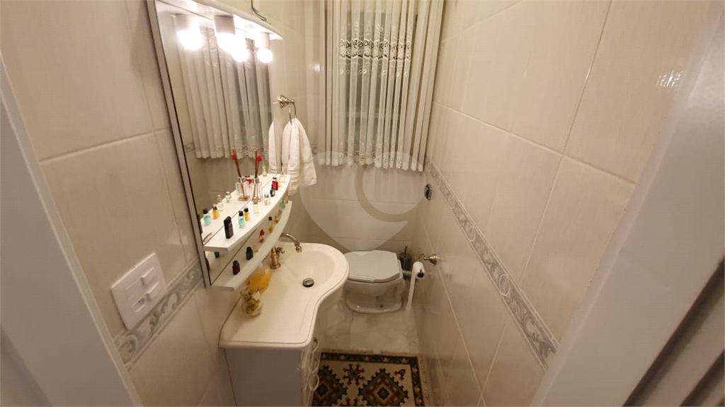 Casa ampla com piscina e churrasqueira