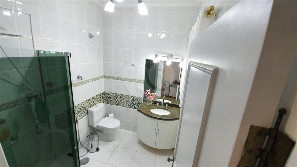 Casa ampla com piscina e churrasqueira
