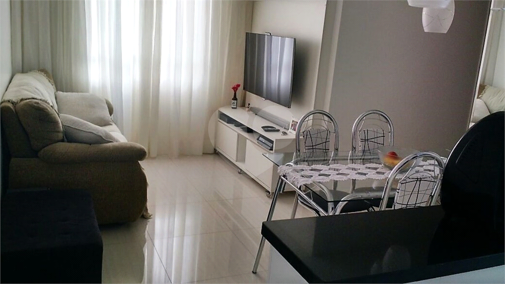APARTAMENTO em VILA VENDITTI