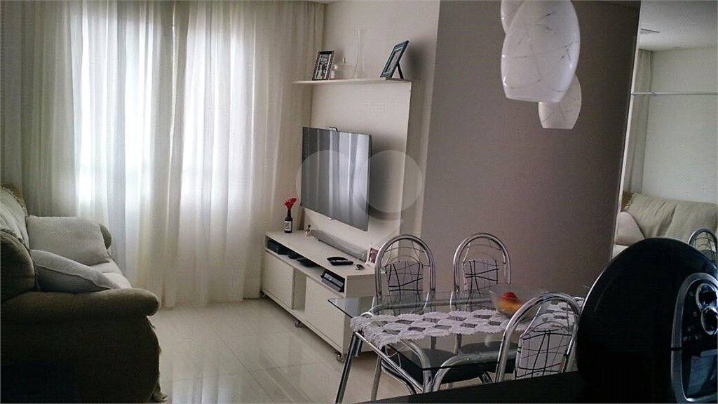 APARTAMENTO em VILA VENDITTI