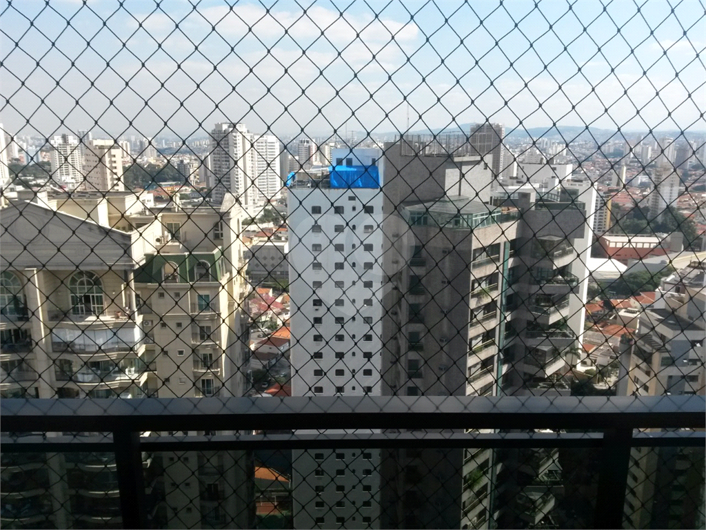 APARTAMENTO em SANTANA