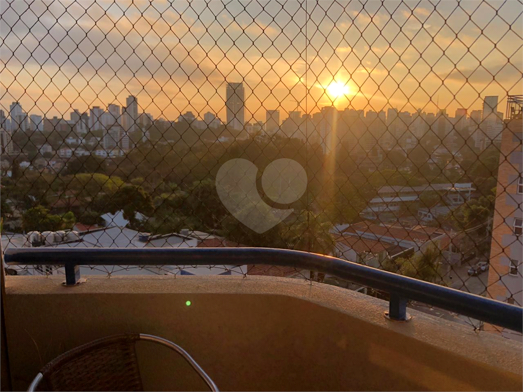 Apartamento a venda em Pinheiros 