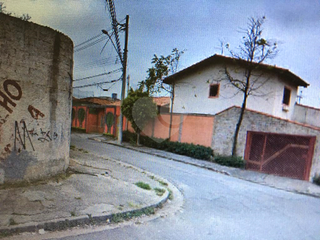 Terreno em Guarulhos com projeto aprovado para construção de prédio com 40 apartamentos.