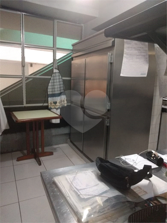 Excelente loja para locação no centro da cidade, próxima às estações República e Anhangabaú do metrô