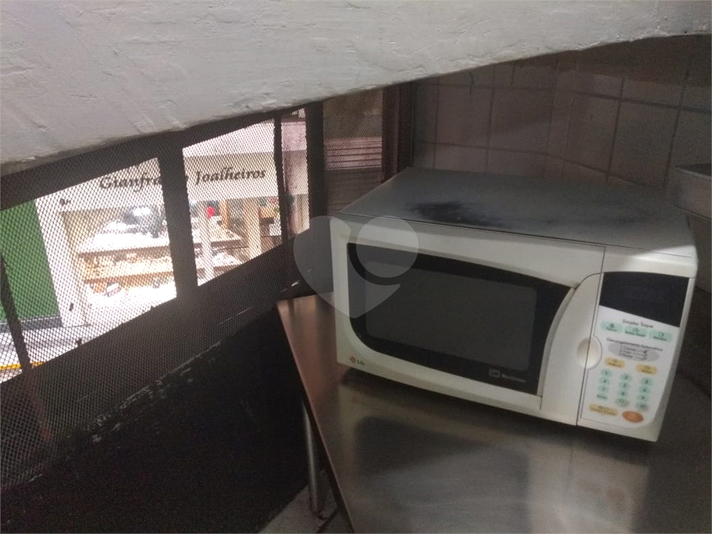 Excelente loja para locação no centro da cidade, próxima às estações República e Anhangabaú do metrô