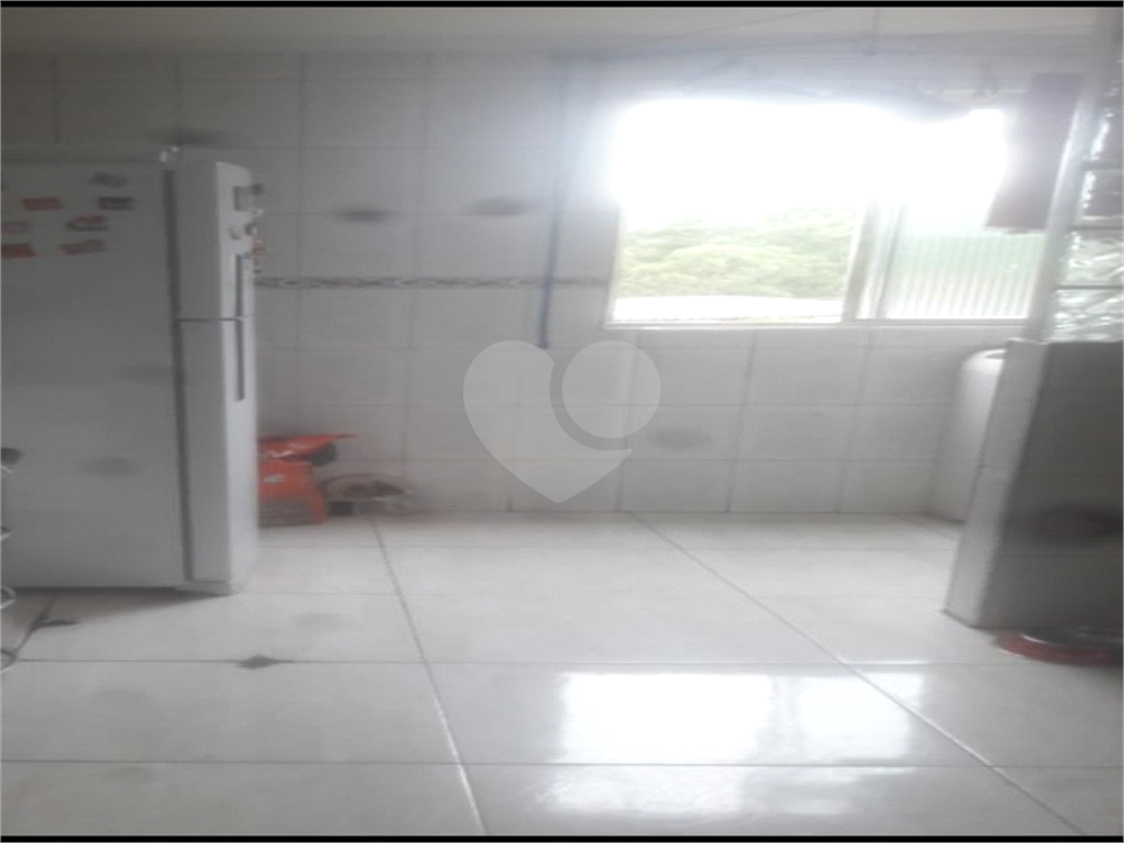 Apto no Jd Antártica com vaga de garagem e condomínio baixo