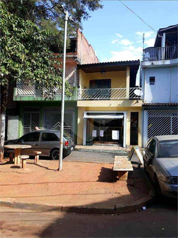 Sobrado residencial e comercial