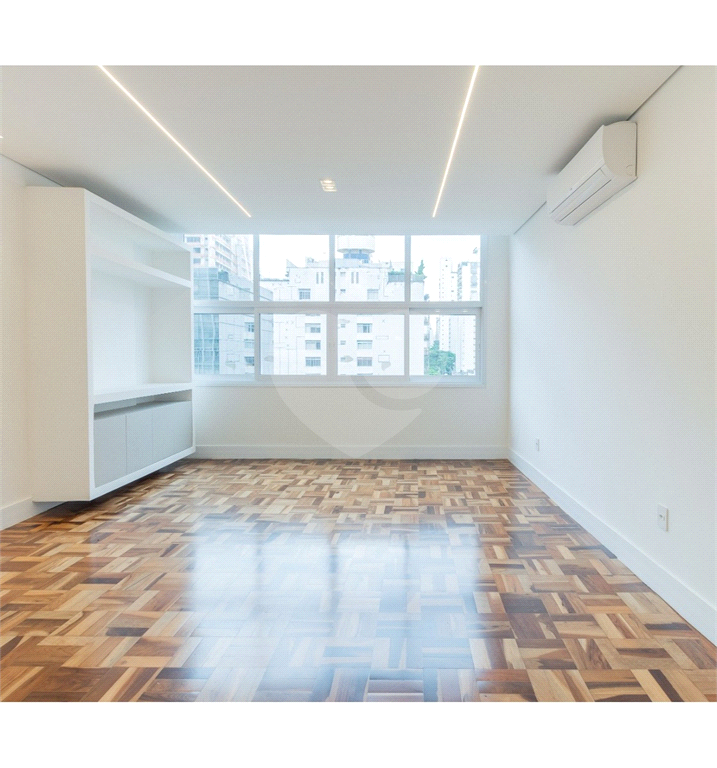 Apartamento à venda no JARDIM PAULISTA com 130 m²