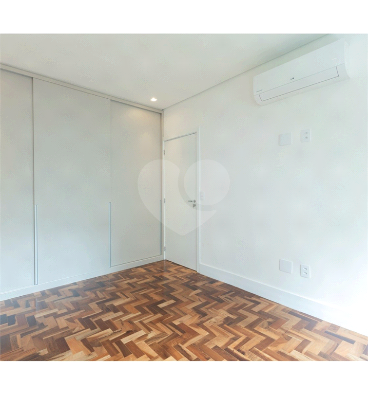 Apartamento à venda no JARDIM PAULISTA com 130 m²