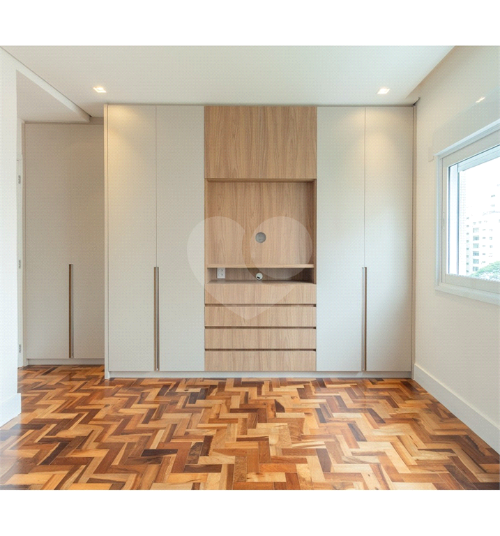 Apartamento à venda no JARDIM PAULISTA com 130 m²