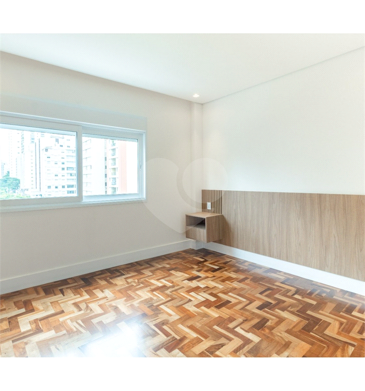 Apartamento à venda no JARDIM PAULISTA com 130 m²