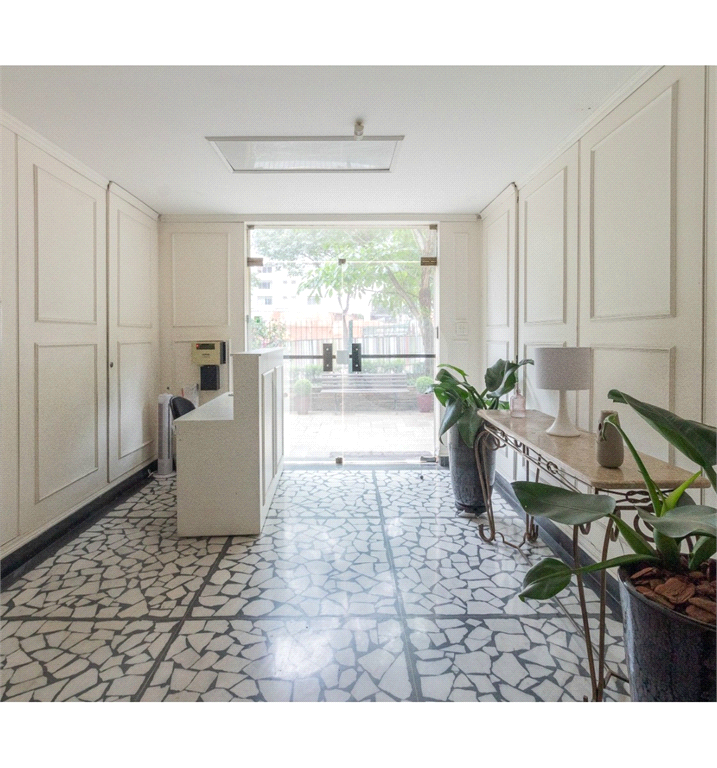 Apartamento à venda no JARDIM PAULISTA com 130 m²