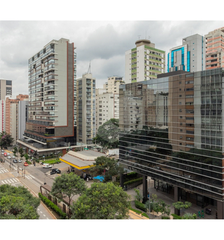 Apartamento à venda no JARDIM PAULISTA com 130 m²