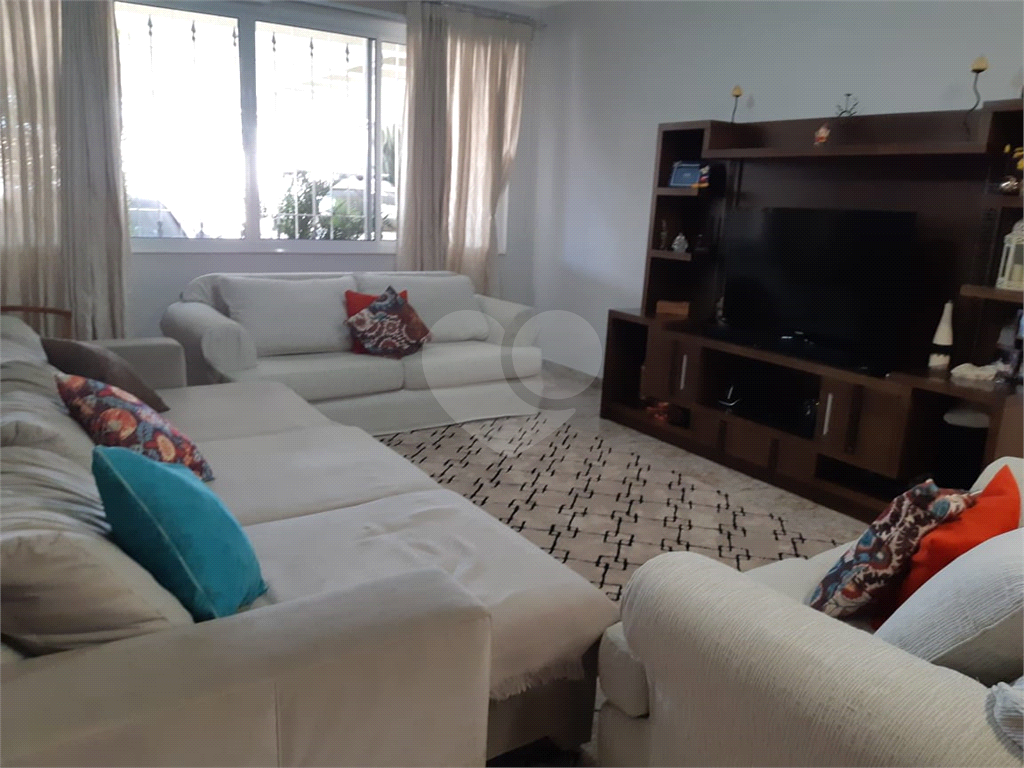 Sobrado à venda com 3 quartos, 180m² - Foto 2