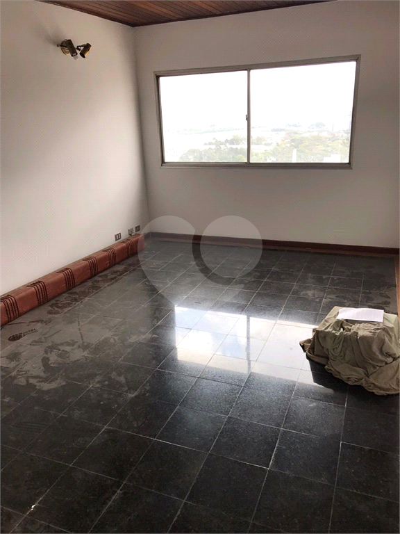 APARTAMENTO em SANTANA