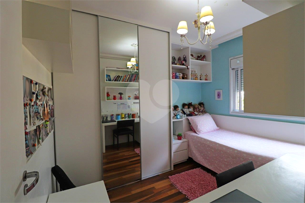 Imóvel de 153m² 3 suítes, sala de estar ampla com 2 ambientes, 3 vagas condomínio clube Vila Romana