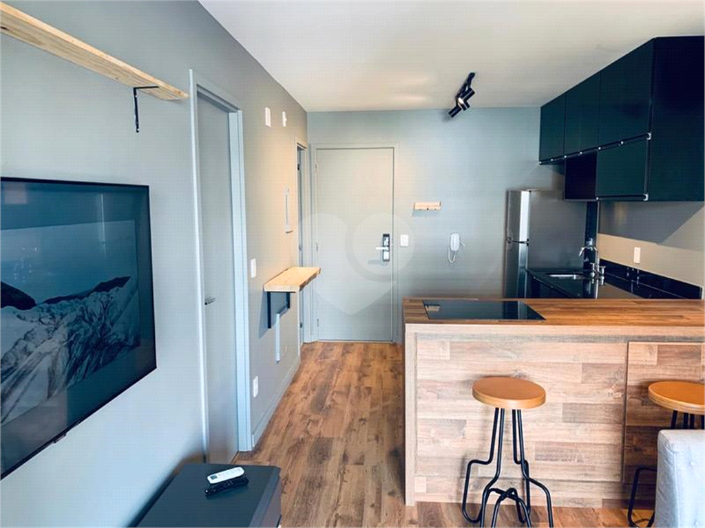 APARTAMENTO em CAMPO BELO