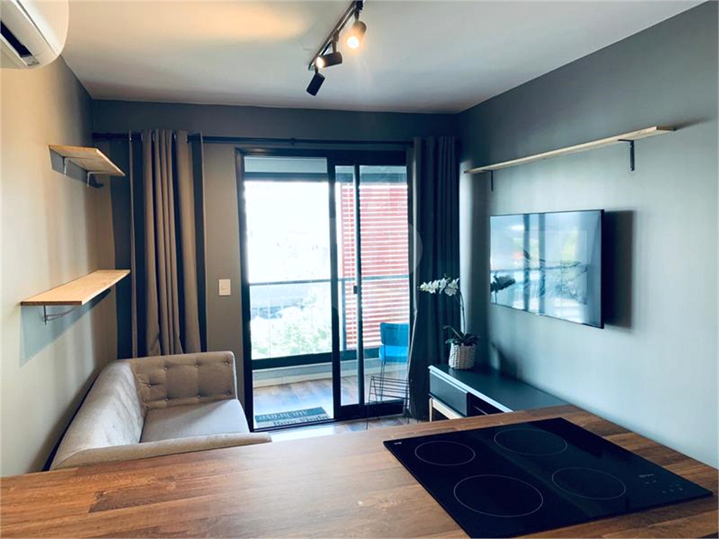 APARTAMENTO em CAMPO BELO