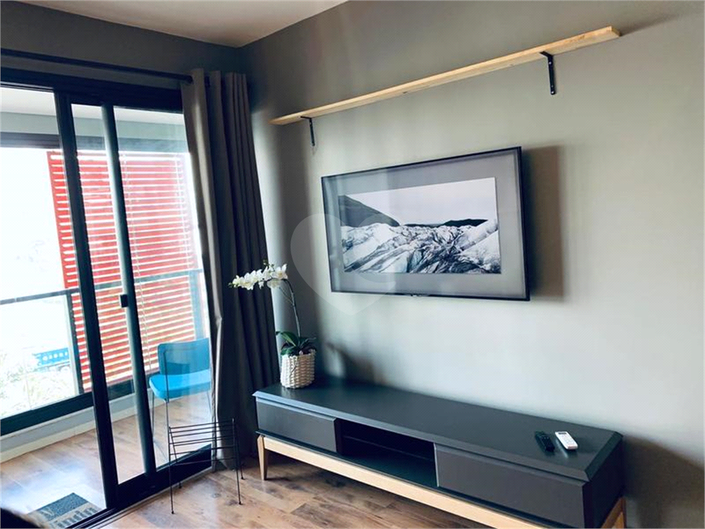 APARTAMENTO em CAMPO BELO