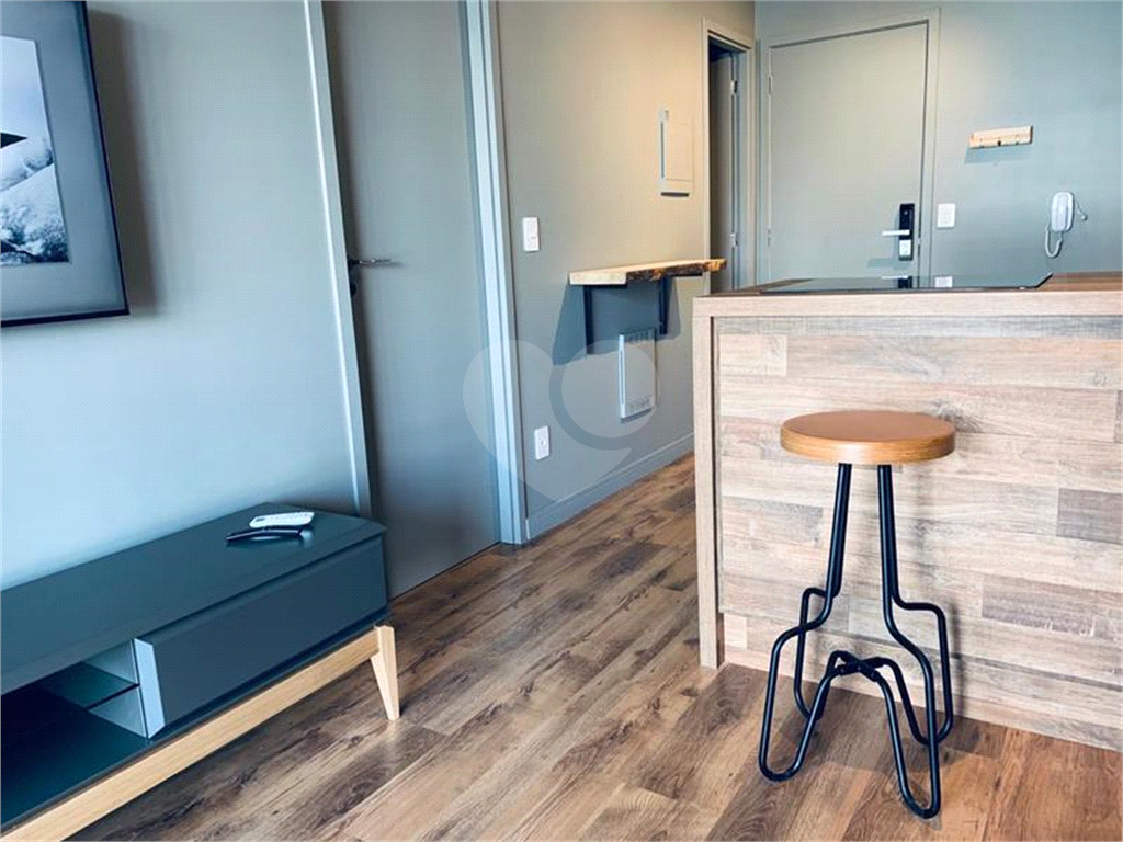 APARTAMENTO em CAMPO BELO