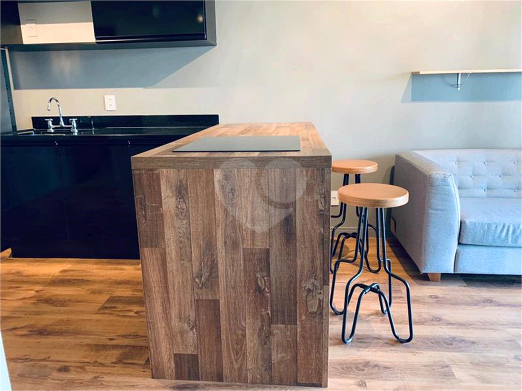 APARTAMENTO em CAMPO BELO