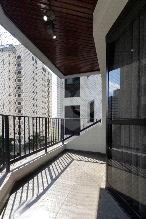 APARTAMENTO em SANTANA