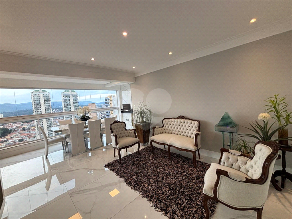 Apartamento, 4 dormitórios, 3 suítes, 4 vagas, varanda Gourmet