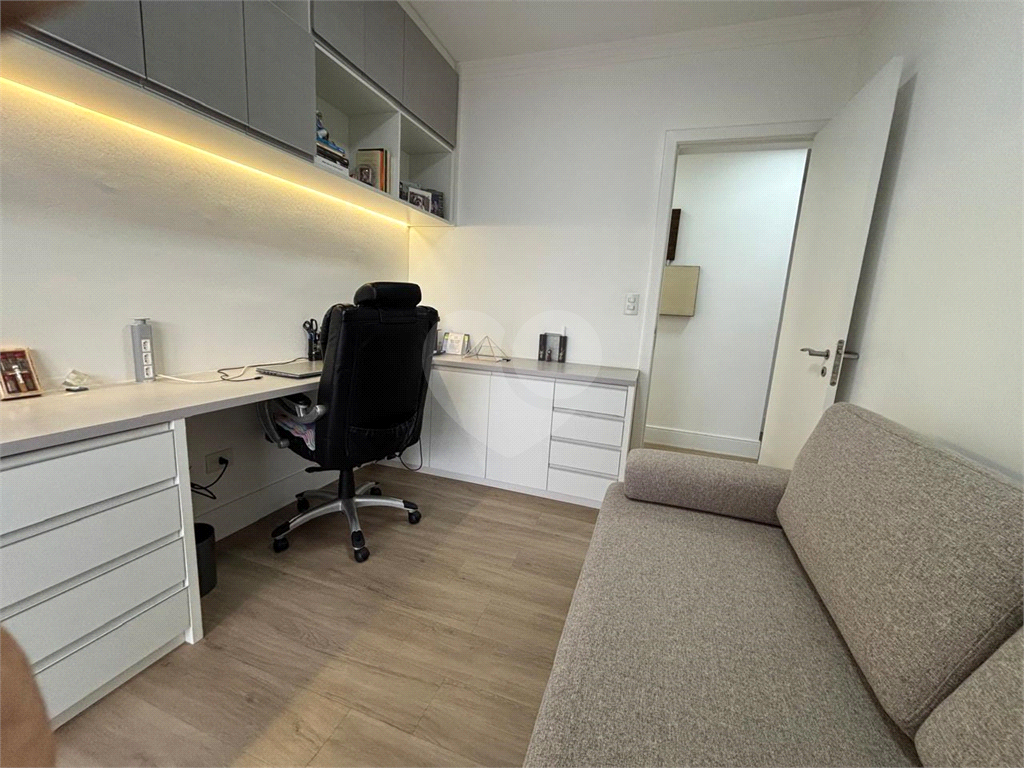 Apartamento, 4 dormitórios, 3 suítes, 4 vagas, varanda Gourmet