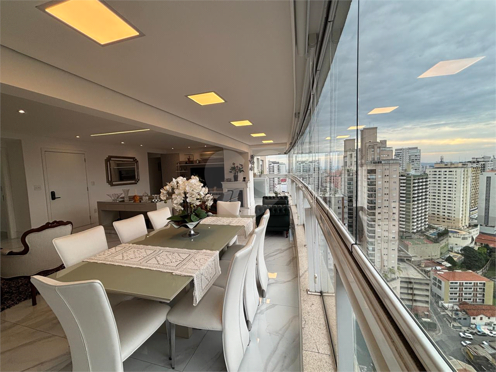 Apartamento, 4 dormitórios, 3 suítes, 4 vagas, varanda Gourmet