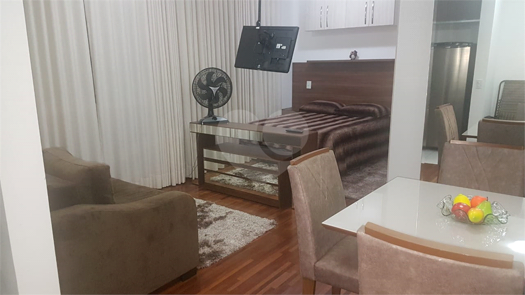 APARTAMENTO em HIGIENÓPOLIS