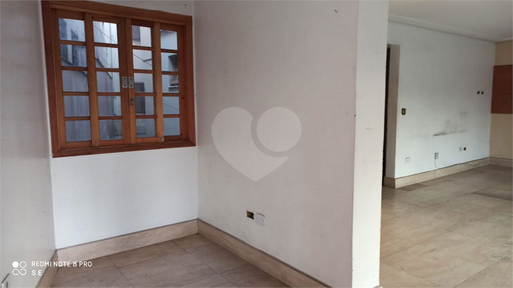 Prédio comercial na Maria Amália Lopes de Azevedo com 290 m² de área útil