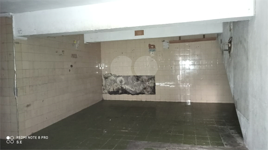 Prédio comercial na Maria Amália Lopes de Azevedo com 290 m² de área útil