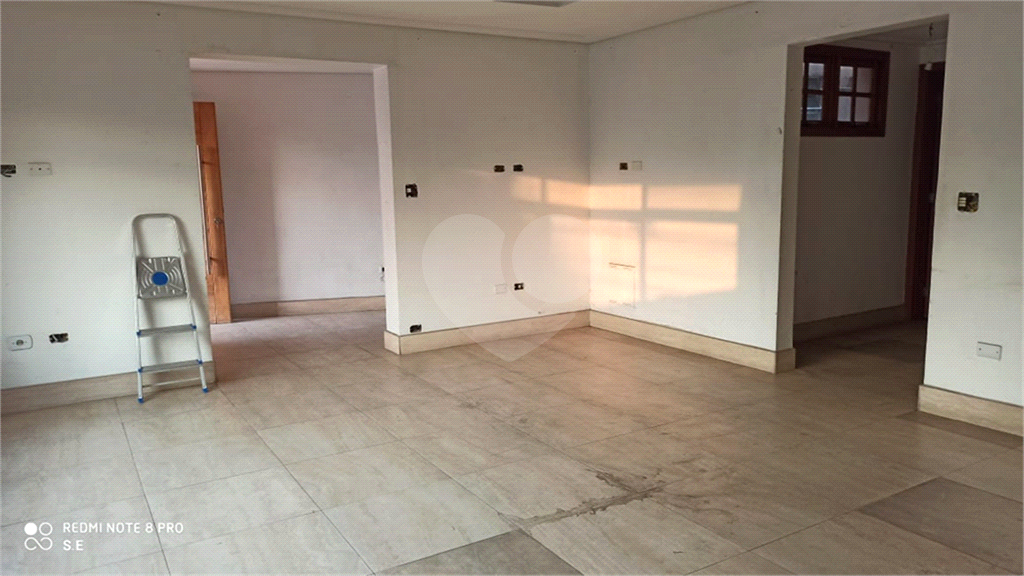 Prédio comercial na Maria Amália Lopes de Azevedo com 290 m² de área útil