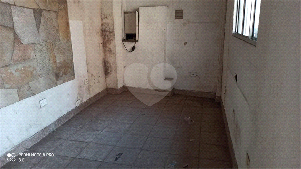 Prédio comercial na Maria Amália Lopes de Azevedo com 290 m² de área útil